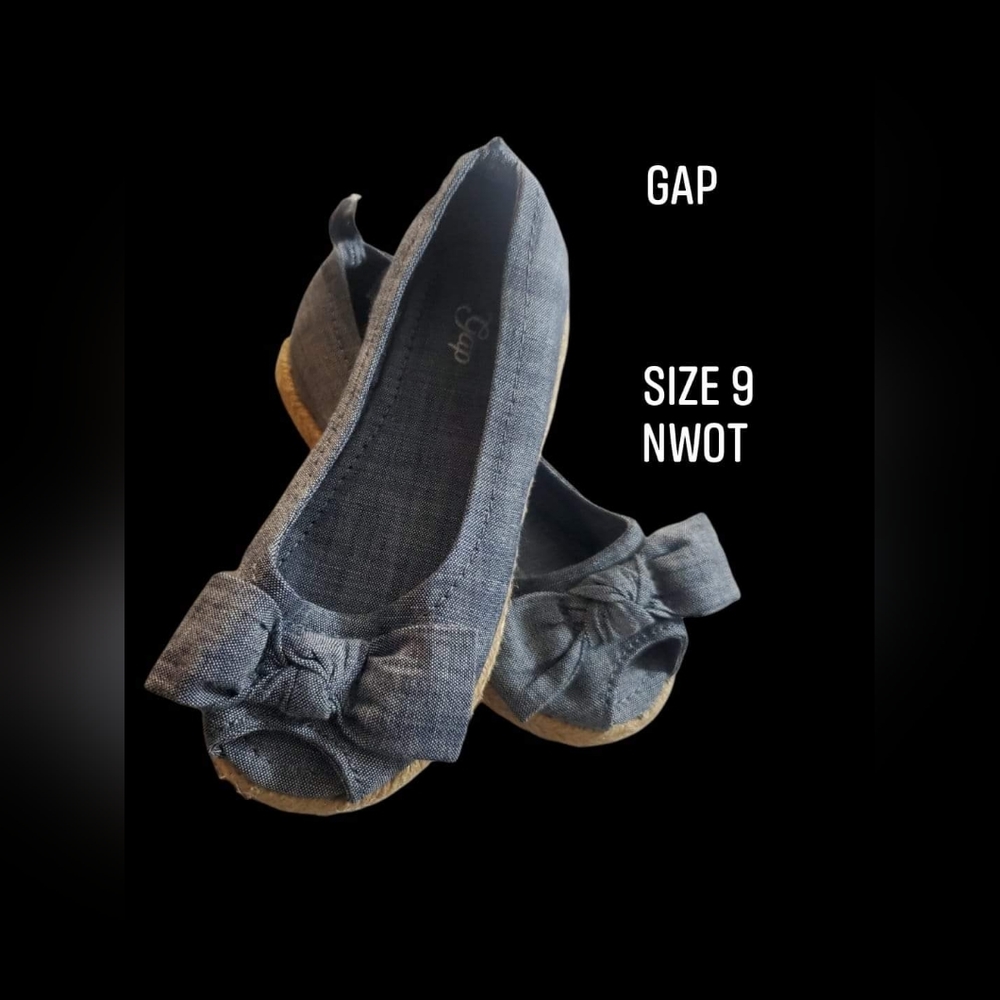 3 pair Gap size 9 toddler Footwear